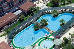 هتل کلاب یالی کوش آداسی