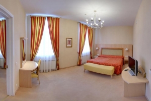 هتل اکتیابرسکایا سنت پترزبورگ
