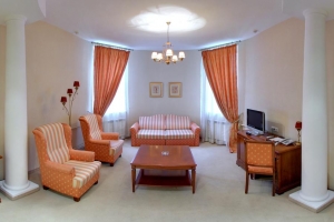 هتل اکتیابرسکایا سنت پترزبورگ