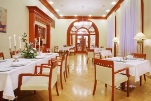 هتل اکتیابرسکایا سنت پترزبورگ