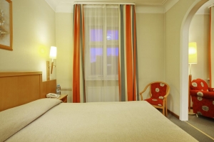 هتل اکتیابرسکایا سنت پترزبورگ